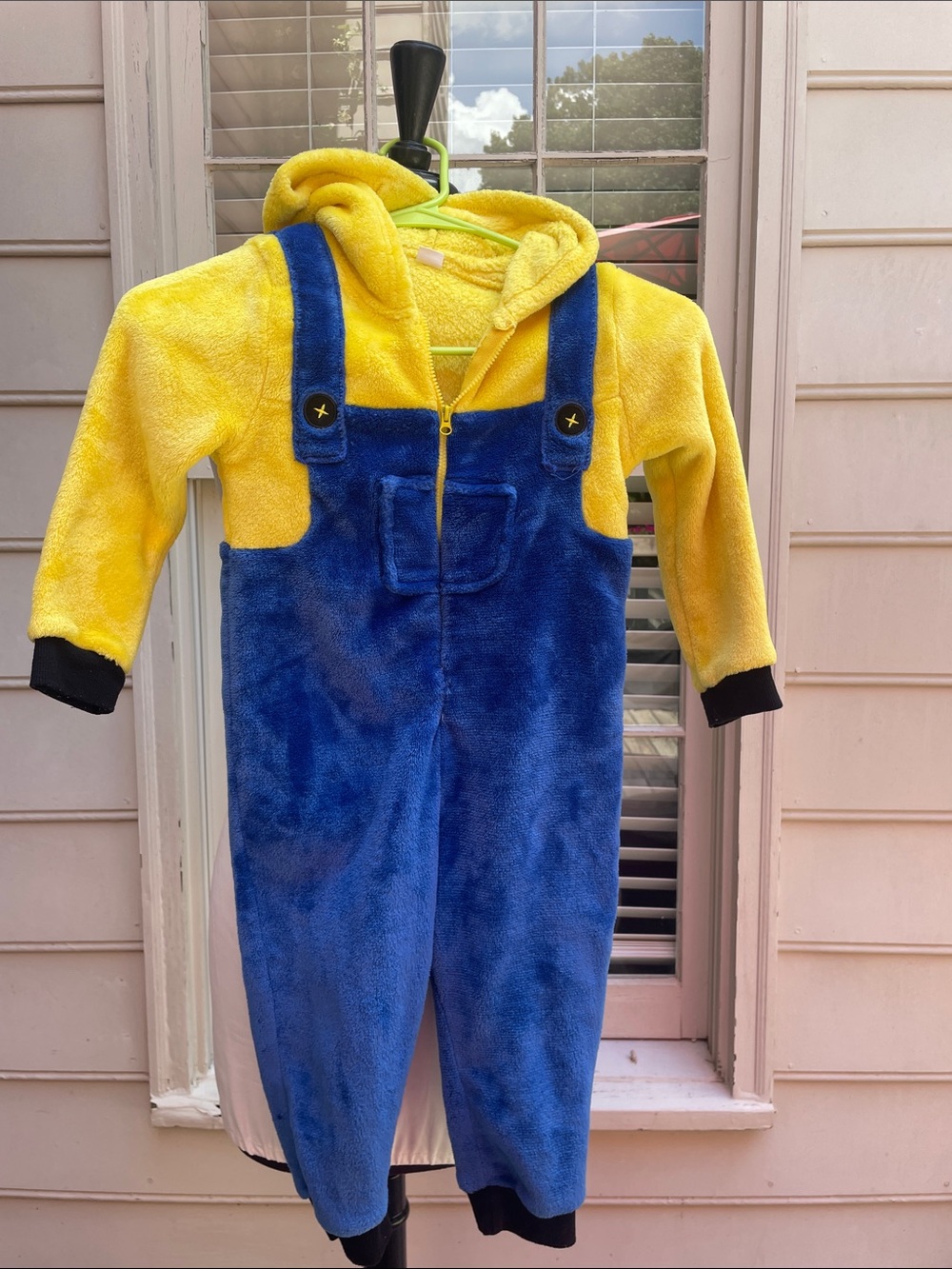 Minion Plush Fleece Hooded One Piece Costume /Pajamas Size 120 (5T/6T)